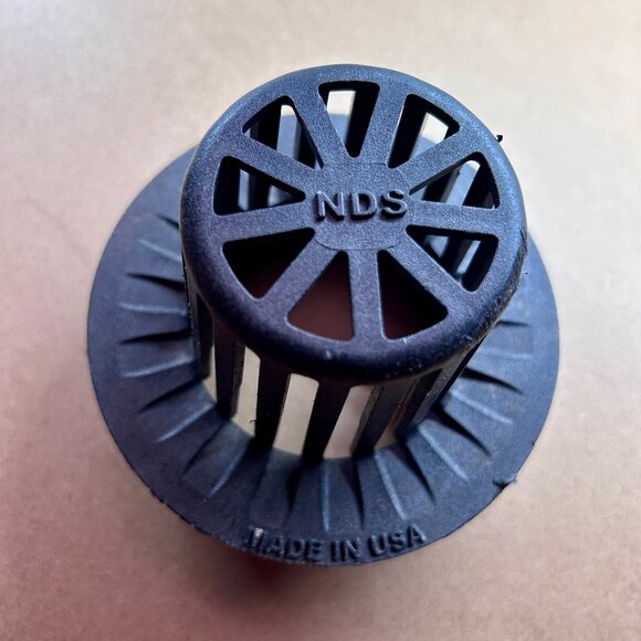 NDS 141716 Grate 4-Inch Atrium Connects to Drain Pipes and Fittings Set 4 **USED - Picture 2 of 3